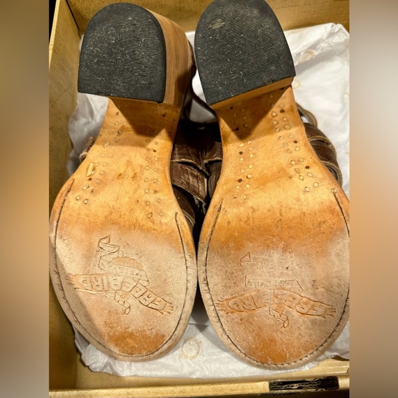 Freebird Chestnut Strappy Block Heels 👠 - Picture 8 of 8